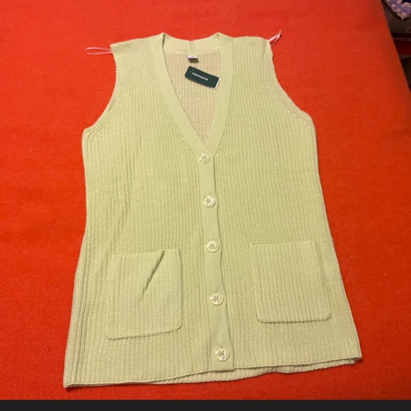 Lime green ribbed button-up V-neck sweater vest NWT - Picture 2 of 8